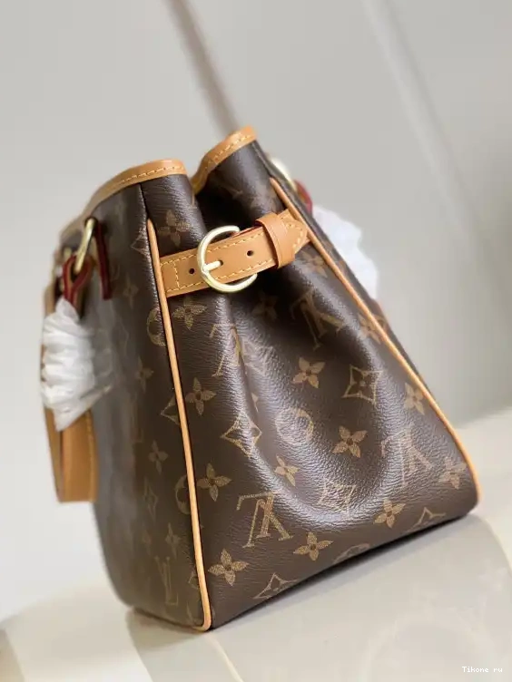 Affordable LOUIS bag-25*23*15CM VUITTON Monogram 0704